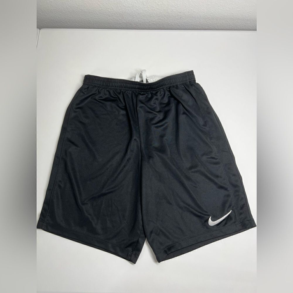 Nike Boys' Mesh Shorts Size L Black